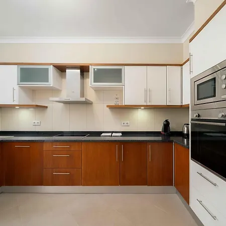 Cosy Two Bedroom Διαμέρισμα *