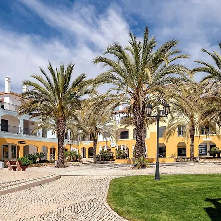 Cosy Two Bedroom Apartment Cabacos